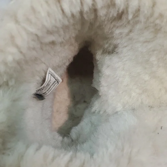 Ugg Australia Women Bailey I Do Wedding Bridal Short Sheepskin Boots shoes 8 - Picture 15 of 15